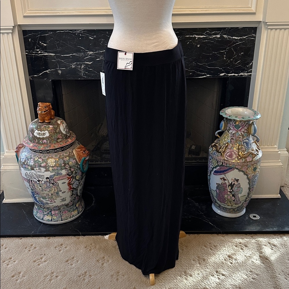 “Bisou Bisou” Black Front Twist Maxi Skirt - Picture 4 of 7